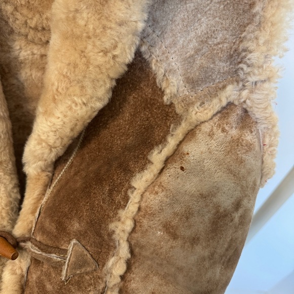 Women's Shearling Vest in Brown and Cream - Picture 4 of 4